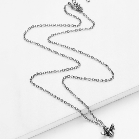 NEW - Bee Pendant Necklace - Picture 2 of 3